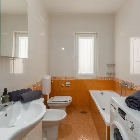 Oleander Apartment