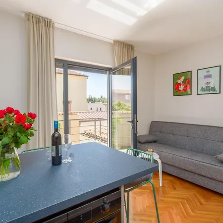 Oleander Apartment